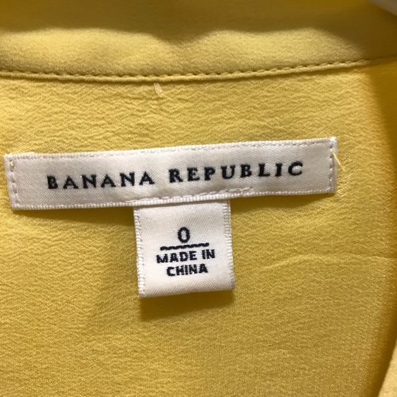 Silk blouse by Banana Republic - Picture 2 of 5